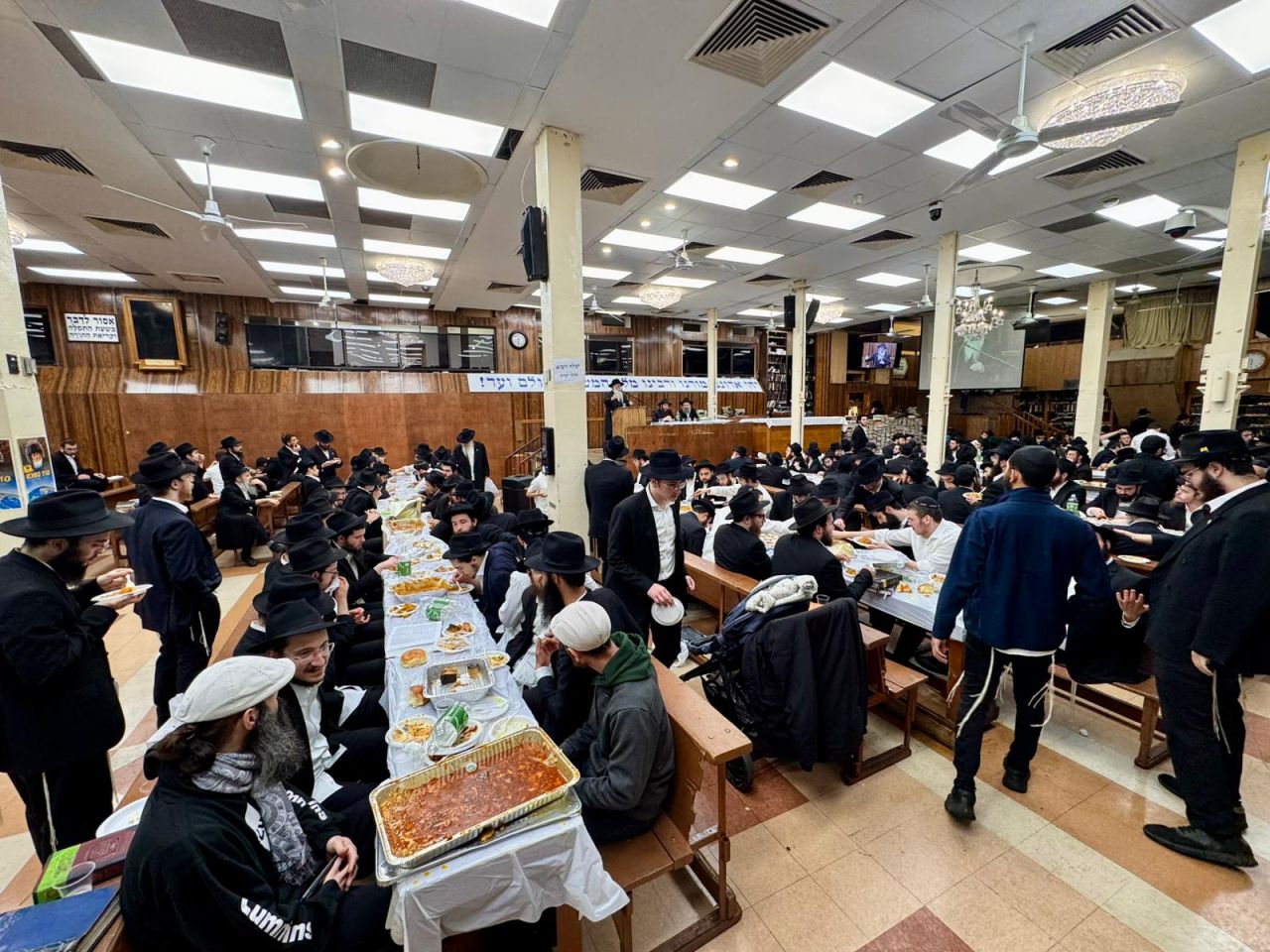 תפארת שבתפארת: התוועדות ב' אייר ב-770